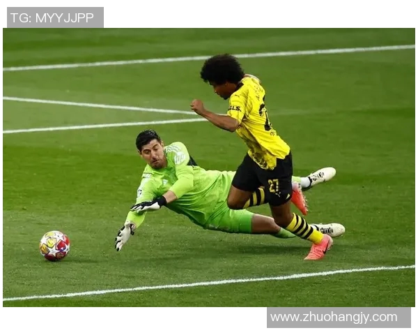 库尔图瓦:守护球门的铁血战士与传奇门将的荣耀之路 库尔图瓦:守护球门的铁血战士与传奇门将的荣耀之路