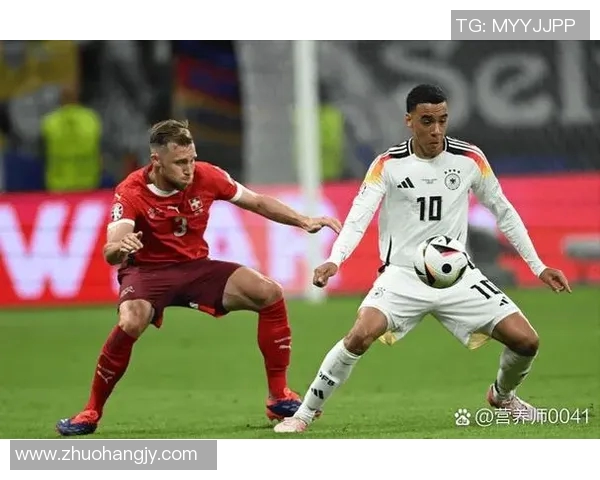 穆西亚拉的崛起之路：从青训小将到足球场上的耀眼明星