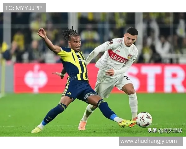 里昂主场迎战费内巴切决战欧联杯小组赛争夺激烈展开 里昂主场迎战费内巴切决战欧联杯小组赛争夺激烈展开